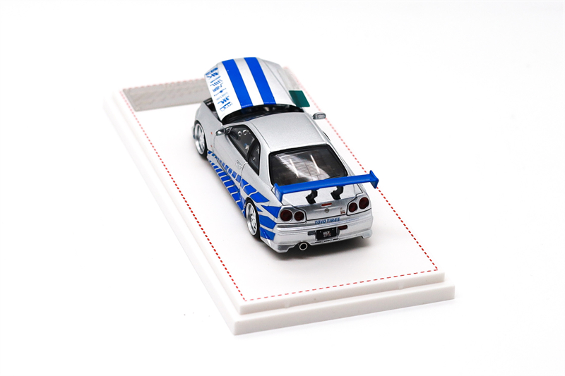 FH Focal Horizon 1:64  R34 Sil - Model Kit R34 recension och pris