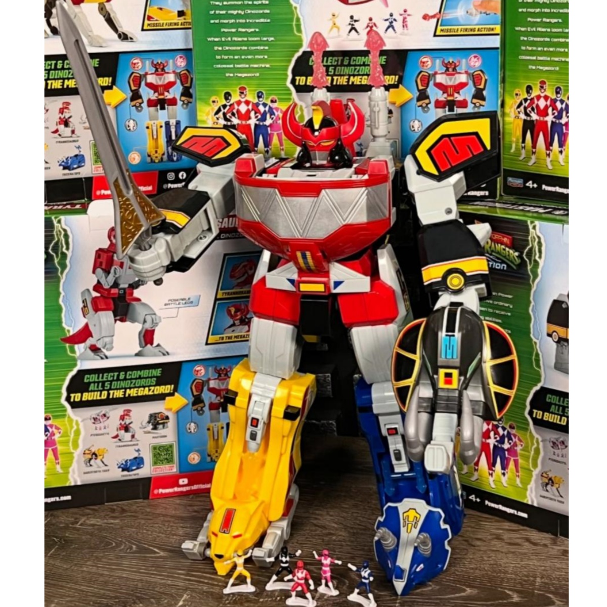 Anime ULTIMATE MEGA THUNDERZOR - Model Kit Megazord recension och pris